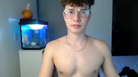 Snapshot of adrian_morelli chatting on October 26, 12:12 am adrian morelli online show from October 26, 12:12 am
