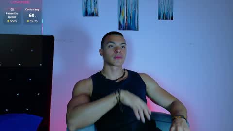 adriel_escalante online show from April 27, 4:20 am