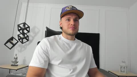 Snapshot of adrien_roche888 chatting on September 28, 11:14 pm Adrein Roche online show from September 28, 11:14 pm