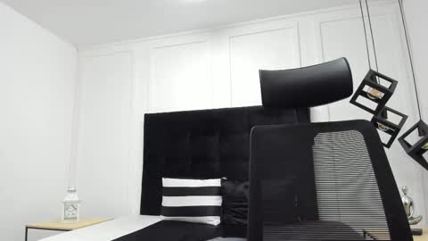 Snapshot of adrien_roche888 chatting on October 6, 1:43 am Adrein Roche online show from October 6, 1:43 am