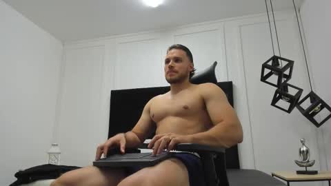 Snapshot of adrien_roche888 chatting on October 4, 1:32 am Adrein Roche online show from October 4, 1:32 am