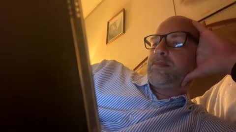 adrienfromparis online show from April 1, 7:22 pm