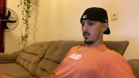 Luci online show from May 1, 1:53 am