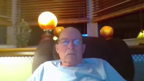 aguynrkfrd online show from March 18, 9:12 am