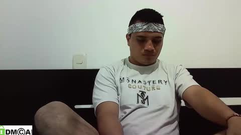 Snapshot of ahntony__69 chatting on December 29, 1:45 am ahntony 69 online show from December 29, 1:45 am