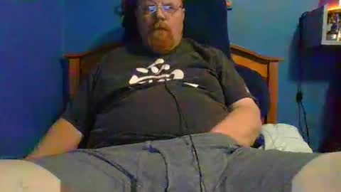 Snapshot of ahrnycumtoy chatting on January 28, 8:25 am hrnycummer online show from January 28, 8:25 am