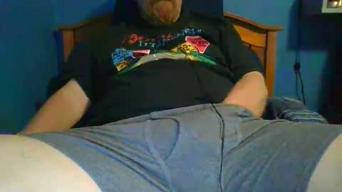 Snapshot of ahrnycumtoy chatting on February 5, 9:15 am hrnycummer online show from February 5, 9:15 am
