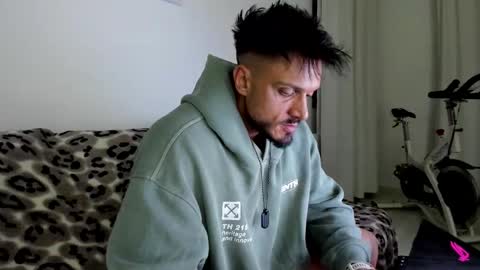 aidandark0 online show from November 18, 8:34 pm