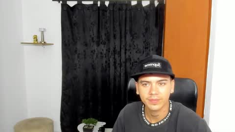 Aidenhot online show from December 4, 8:21 am