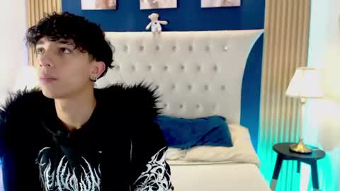 Aiden online show from June 22, 1:04 pm