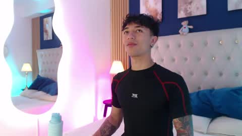 Aiden online show from April 18, 1:12 pm