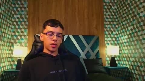 Snapshot of aiden_royce chatting on October 27, 5:54 am aiden_royce online show from October 27, 5:54 am