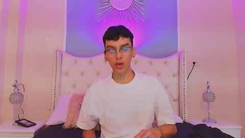 Snapshot of aiden_royce chatting on September 13, 8:21 pm aiden_royce online show from September 13, 8:21 pm