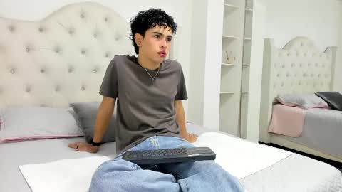 Snapshot of aiiden_15 chatting on January 25, 12:05 pm Aiden online show from January 25, 12:05 pm