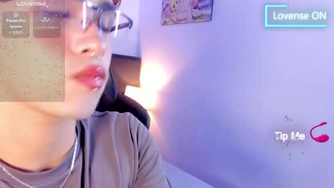 Snapshot of aiiden_15 chatting on September 23, 12:37 pm Aiden online show from September 23, 12:37 pm