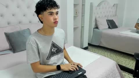 Snapshot of aiiden_15 chatting on January 27, 11:54 am Aiden online show from January 27, 11:54 am