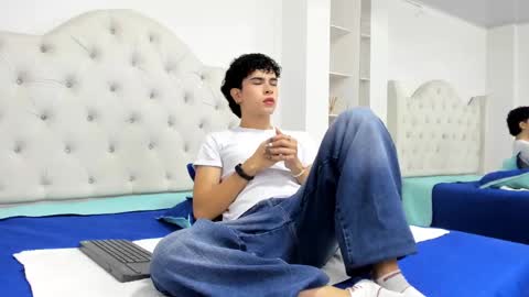 Snapshot of aiiden_15 chatting on February 27, 2:21 pm Aiden online show from February 27, 2:21 pm