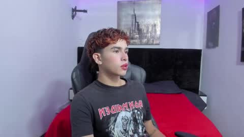 Snapshot of aiiden_15 chatting on September 19, 12:38 pm Aiden online show from September 19, 12:38 pm