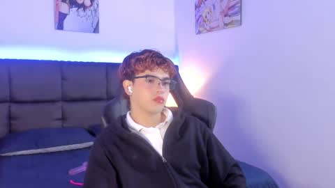 Snapshot of aiiden_15 chatting on October 14, 12:12 pm Aiden online show from October 14, 12:12 pm