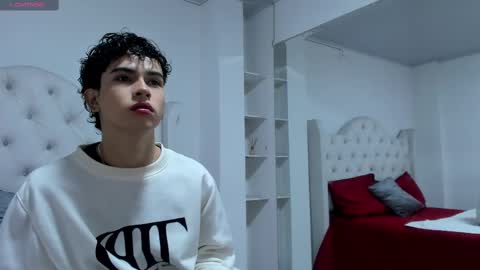 Snapshot of aiiden_15 chatting on February 17, 3:09 pm Aiden online show from February 17, 3:09 pm