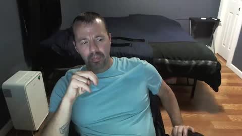 Snapshot of airbornelunsford39 chatting on January 7, 12:34 am Daddy online show from January 7, 12:34 am