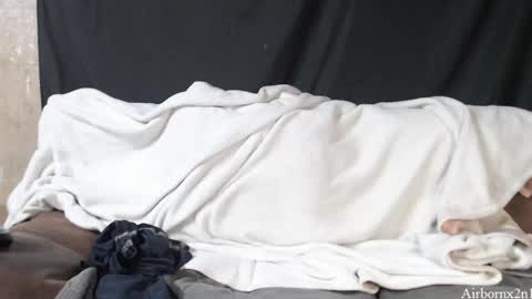 Leo  Airborn  Sir  Daddy online show from November 29, 9:00 am