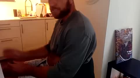 Mikea online show from December 15, 1:43 pm