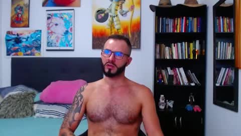 akiles online show from February 24, 10:03 pm