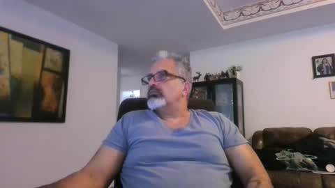 aladdin31673 online show from April 26, 11:45 pm