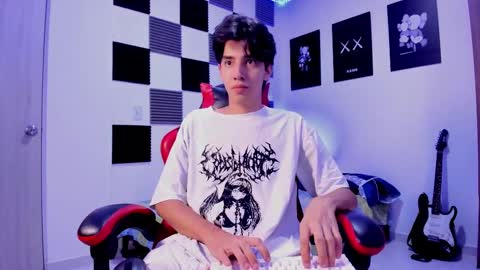 Snapshot of alan_boy01 chatting on October 9, 11:15 am Alan Boy online show from October 9, 11:15 am