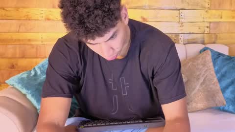 Alan online show from April 9, 1:39 pm