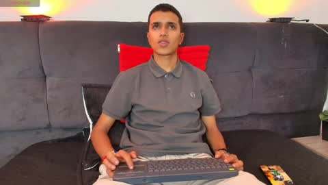 alan_colthon online show from May 25, 3:24 am