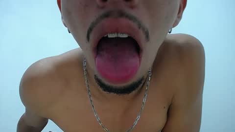 Snapshot of alan_gay chatting on September 14, 2:35 am Alan online show from September 14, 2:35 am