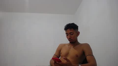 Snapshot of alan_gay chatting on September 23, 12:43 am Alan online show from September 23, 12:43 am