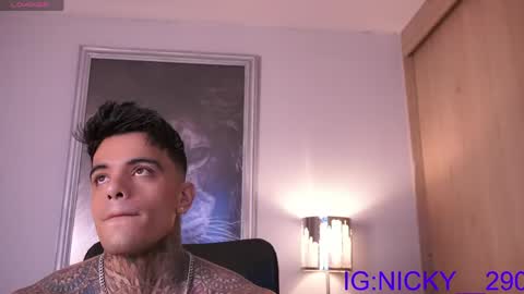 alan_morrys online show from April 26, 1:25 am