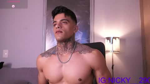 alan_morrys online show from April 25, 1:52 am