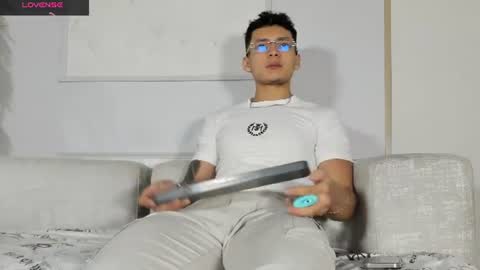 alan_salazar online show from June 18, 5:40 pm