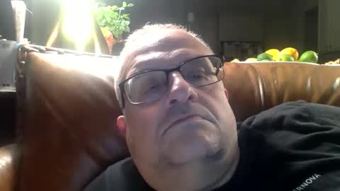 Snapshot of alankrieski1174 chatting on October 29, 3:42 am alankrieski1174 online show from October 29, 3:42 am