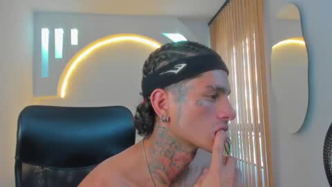 Snapshot of alanrodgers2_0 chatting on January 18, 6:43 pm alan online show from January 18, 6:43 pm