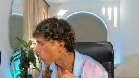 Snapshot of alanrodgers2_0 chatting on February 20, 2:35 pm alan online show from February 20, 2:35 pm