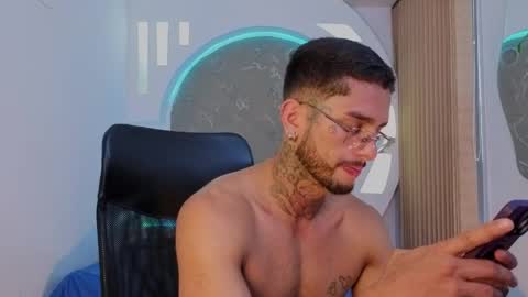 alan online show from April 25, 1:41 pm