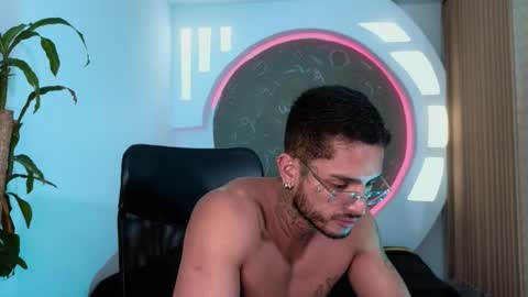 alan online show from January 8, 12:10 pm