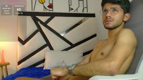alanvilla_lobo online show from October 23, 10:13 pm