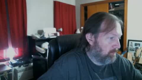 Snapshot of alberik2316 chatting on November 1, 3:27 pm Alberik online show from November 1, 3:27 pm