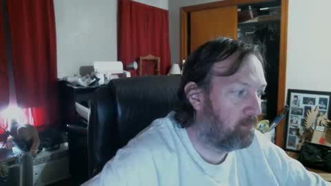 Snapshot of alberik2316 chatting on October 18, 3:28 pm Alberik online show from October 18, 3:28 pm