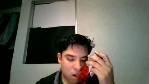 albertoarenas16 online show from May 24, 5:24 am