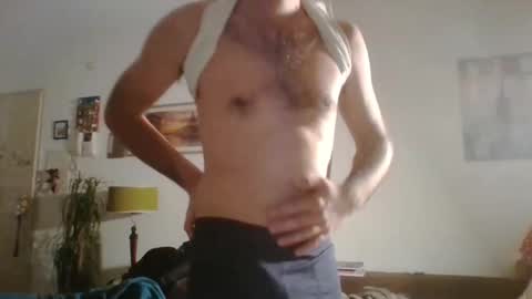 Snapshot of albertodivenire chatting on December 22, 5:10 pm albertodivenire online show from December 22, 5:10 pm