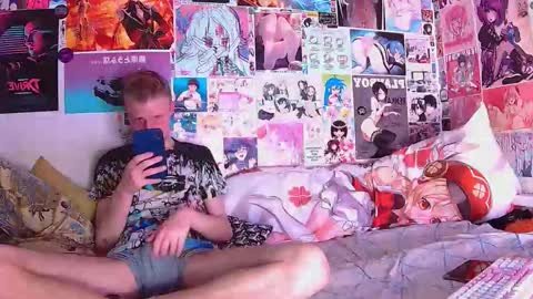 Snapshot of albertpainhate chatting on October 18, 8:58 pm Albert You can ------------ support me at online show from October 18, 8:58 pm