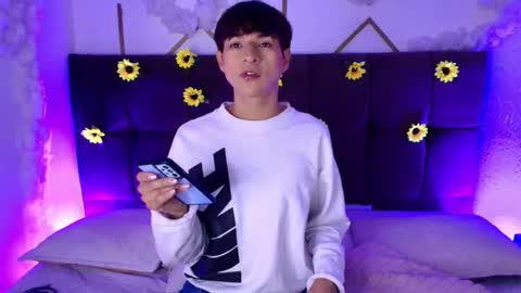 ale_aurarashi online show from May 20, 1:06 pm