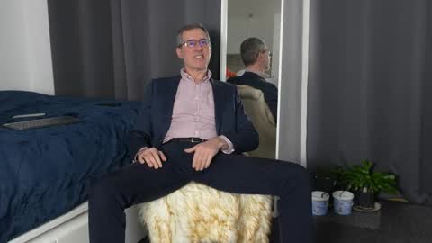 Alec Dubolsz online show from February 12, 8:37 pm